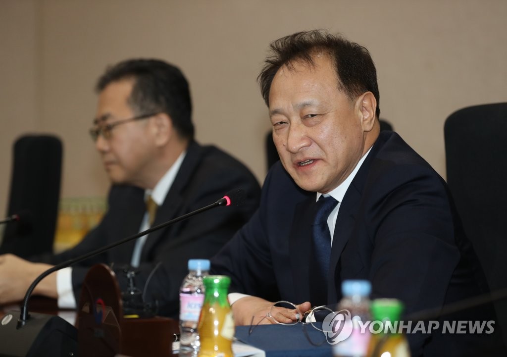 New South Korean Ambassador to Russia Lee Sok-bae speaks to reporters at a media briefing in Seoul on May 7, 2019. (Yonhap)
