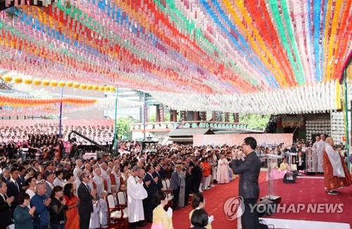 "희망의 등을 켜자"…전국 사찰서 부처님오신날 법요식(종합)