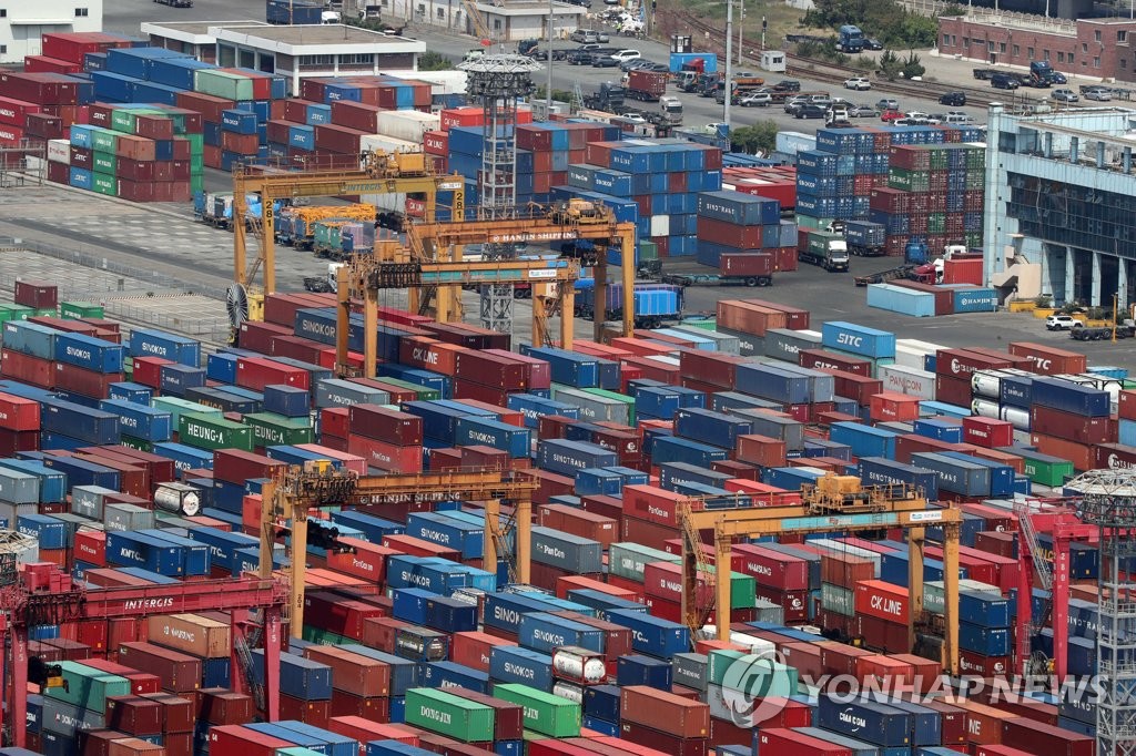(2nd LD) S. Korea suffers current account deficit in April, first in 7 years - 1