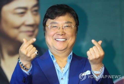 55주년 남진 "반세기 히트곡 팬들 덕…후배들 노래 기대돼"