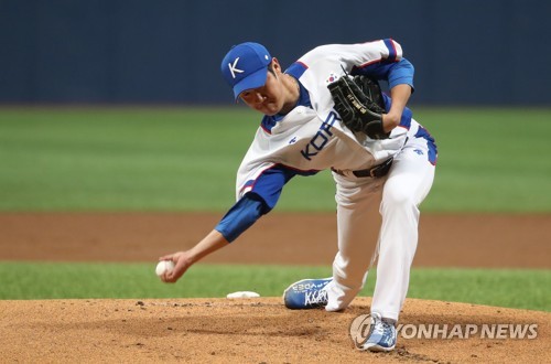 Submarine starter works 3 shutout innings in tuneup outing for Premier12