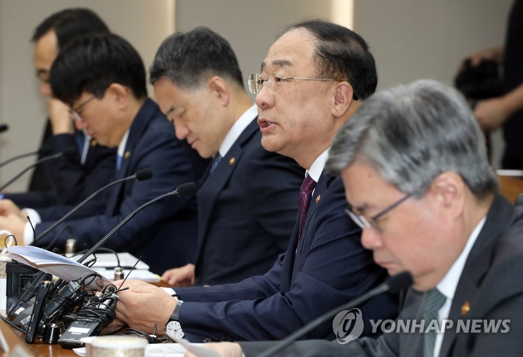 (LEAD) S. Korea to reduce troop numbers to 500,000 by 2022