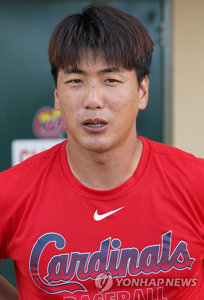In this file photo from Feb. 26, 2020, Kim Kwang-hyun of the St. Louis Cardinals speaks to reporters following his Major League Baseball spring training game against the Miami Marlins at Roger Dean Chevrolet Stadium in Jupiter, Florida. (Yonhap)