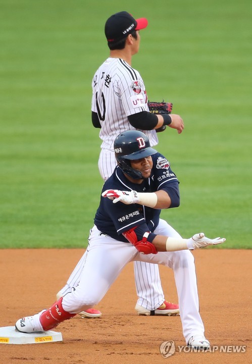 08th Nov, 2021. Doosan Bears' Jose Fernandez Jose Fernandez of the Doosan  Bears rounds the bases after hitting a two-run homer against the LG Twins  during a Korea Baseball Organization first-round postseason