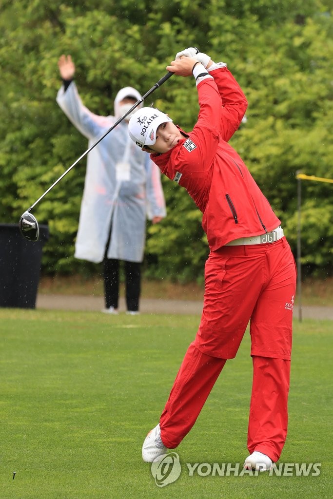 Park Sung-hyun of South Korea tees off at the first hole during the second round of the 42nd Korea Ladies Professional Golf Association (KLPGA) Championship at Lakewood Country Club in Yangju, Gyeonggi Province, on May 15, 2020. (Yonhap)