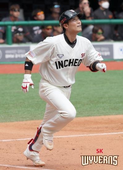KBO's Doosan Bears happy for traded catcher's early success