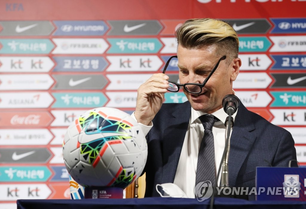 Colin Bell, head coach of the South Korea women's national football team, speaks at a press conference at the Korea Football Association House in Seoul on June 1, 2020. (Yonhap)