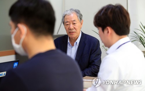 연락사무소 폭파 관련 김여정 고발 기자간담회하는 이경재 변호사