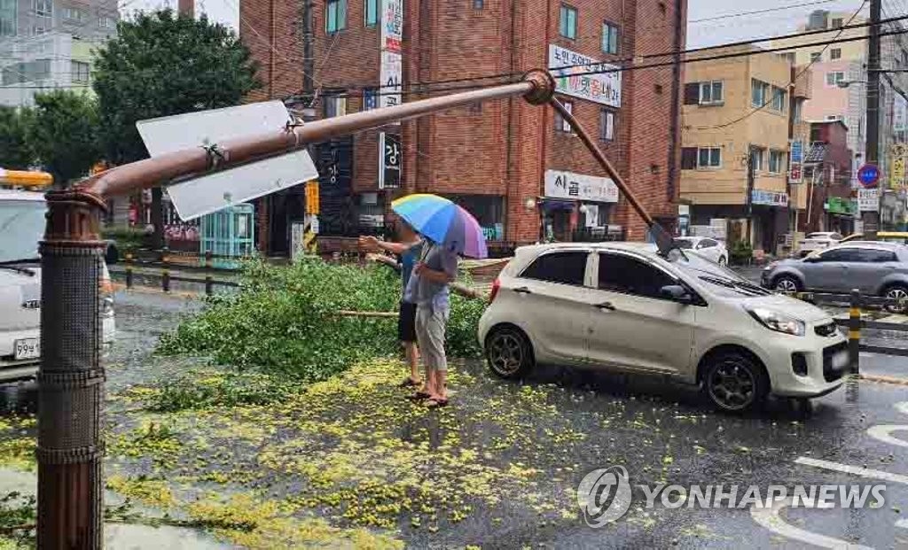 台風１０号　施設・住宅破損など被害相次ぐ＝韓国
