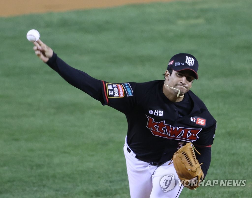 In this file photo from Oct. 22, 2020, William Cuevas of the KT Wiz pitches against the Doosan Bears during a Korea Baseball Organization regular season game at Jamsil Baseball Stadium in Seoul. (Yonhap)