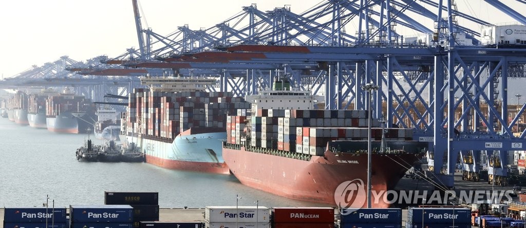 韓国の輸出を支える釜山新港（資料写真）＝（聯合ニュース）