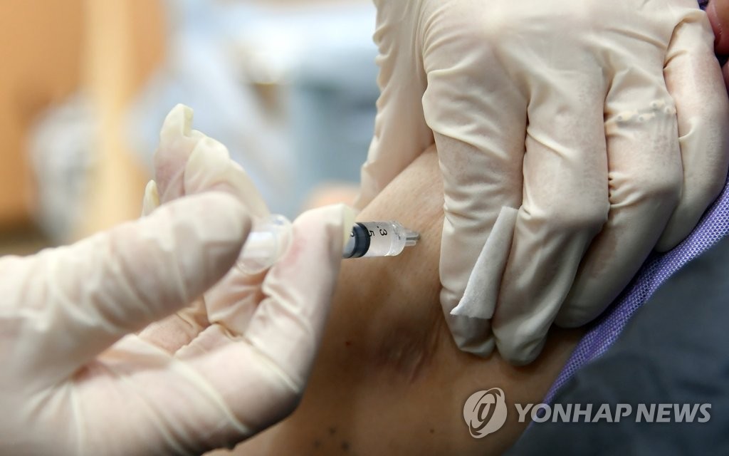 韓国の新規コロナ感染者　２日連続で４００人超
