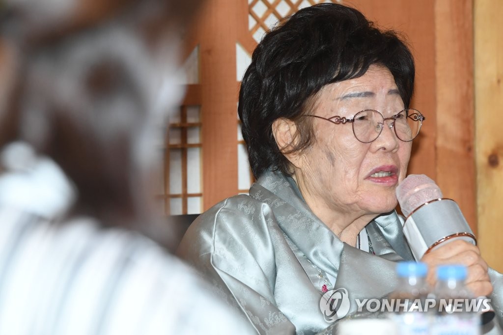 慰安婦被害者　韓国人権委員長に「歴史歪曲への対処」訴え