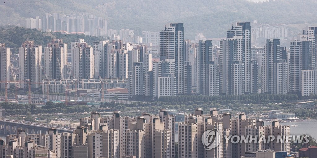 서울 남산에서 바라본 반포 일대 아파트의 모습