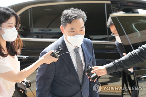 김오수 신임 검찰총장, 박범계 법무부 장관 예방