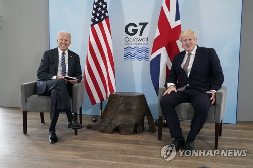 G7 회의 앞두고 첫 양자회담 하는 바이든·존슨