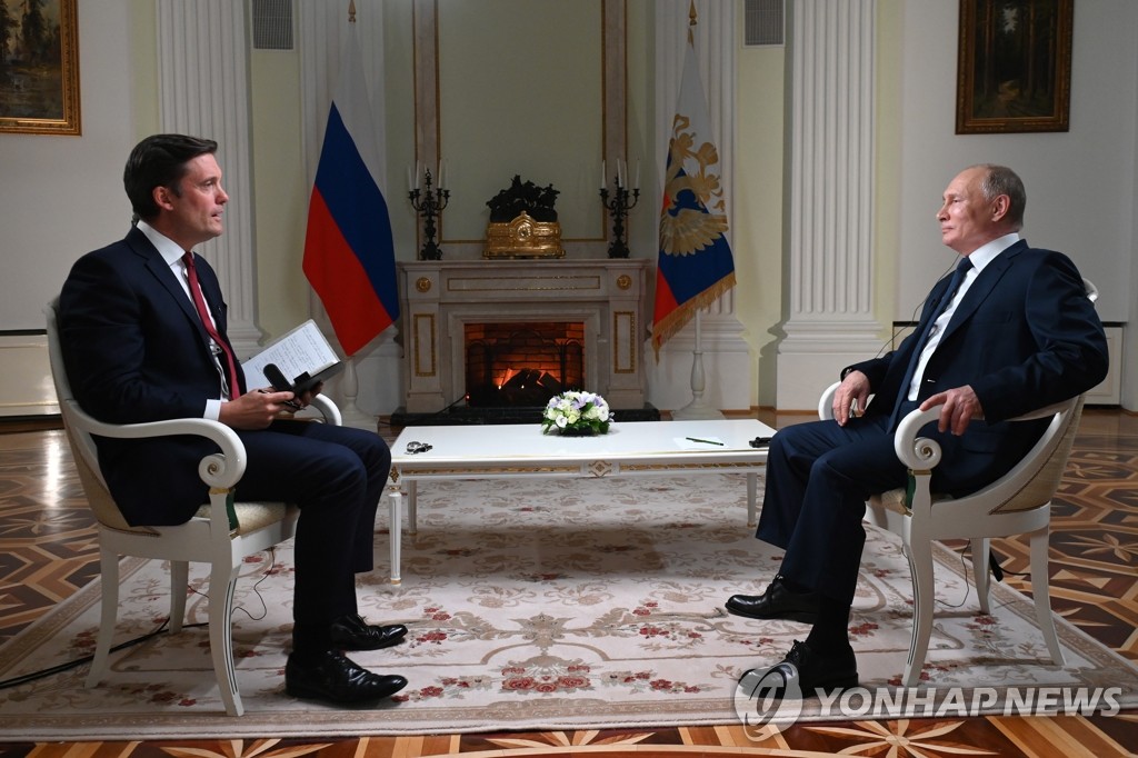 미 NBC방송과 인터뷰 하는 푸틴 러시아 대통령