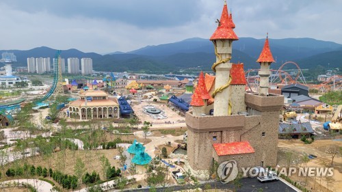 개장 앞둔 부산 테마파크 롯데월드