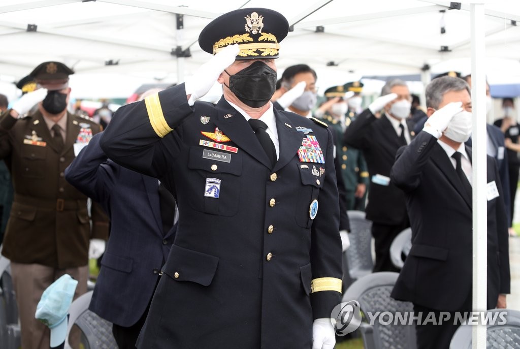 백선엽 장군 추모하는 한미연합사령관