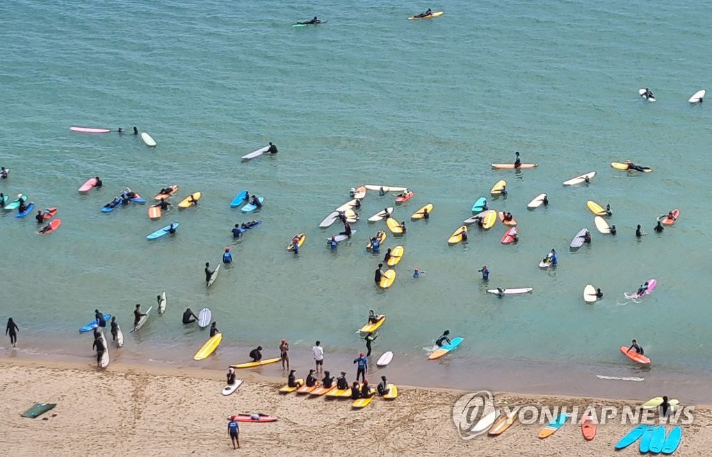지난해 7월 31일 송정해수욕장 서핑구역 모습