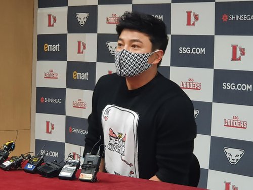 Shin-Soo Choo says he'll play anywhere for his new KBO League club