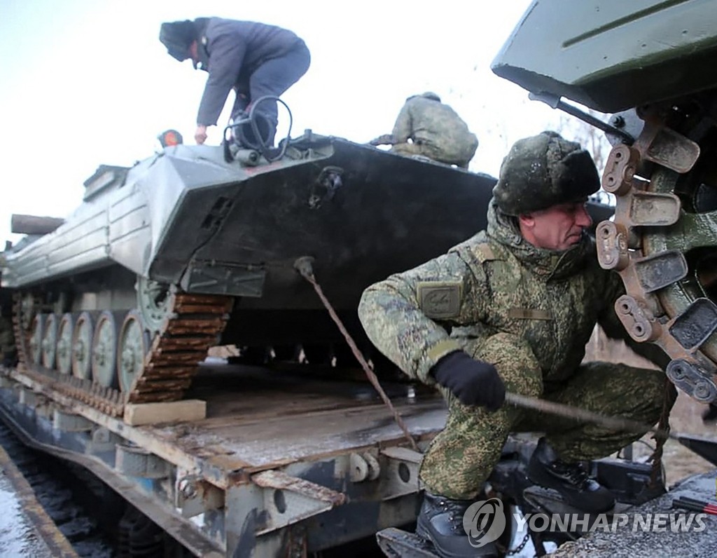 합동훈련 위해 우크라 북쪽 벨라루스 도착한 러시아군 병력