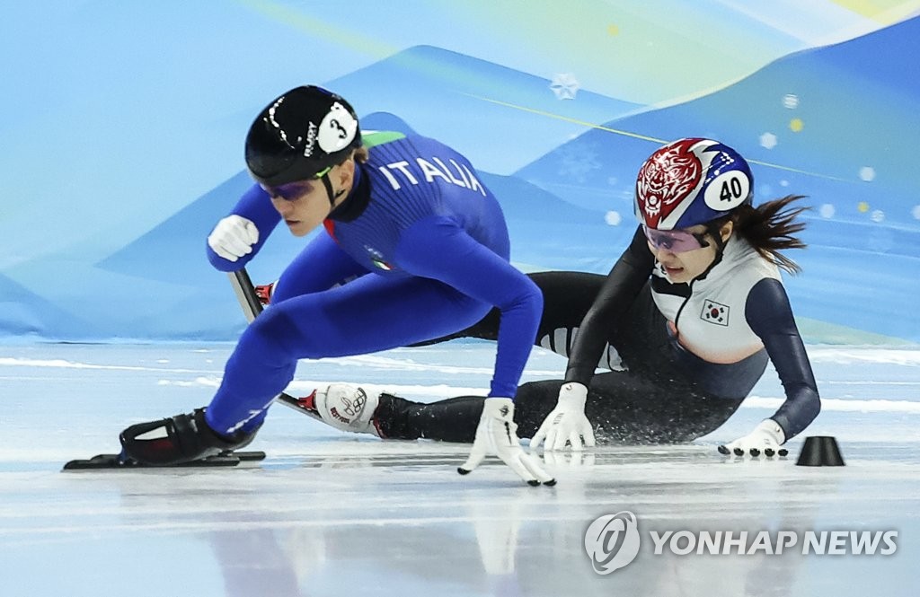 (أولمبياد بكين) خروج المتزلجة «تشوي مين-جونغ» في دور ربع النهائي في سباق 500 متر للسيدات - 2