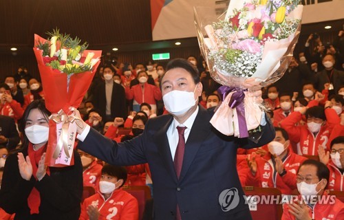 (2nd LD) Yoon elected president after remarkably close race