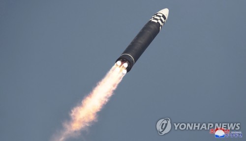［速報］北朝鮮　東海側に弾道ミサイル３発発射＝韓国軍当局