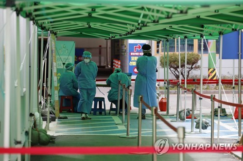 충북 오후 4시까지 5267명 확진…전날보다 1742명↓