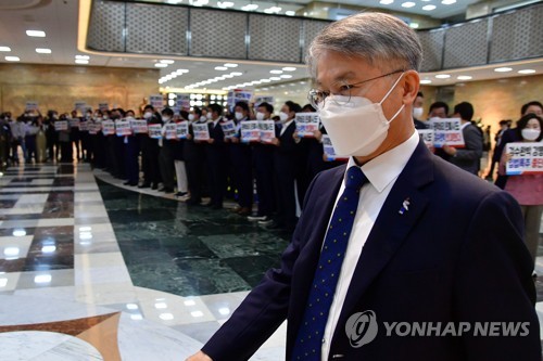 민형배 "'검수완박' 탈당은 국회법 지키기 위한 행동"