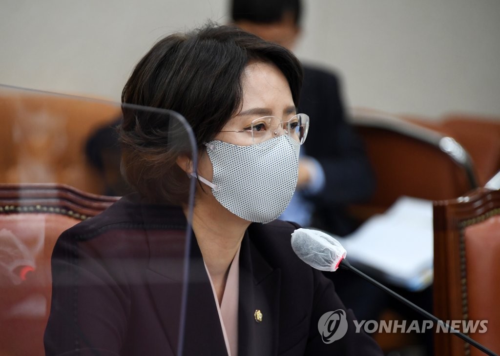 Startups Minister nominee Lee Young speaks during her confirmation hearing at the National Assembly in Seoul on May 11, 2022. (Pool photo) (Yonhap)