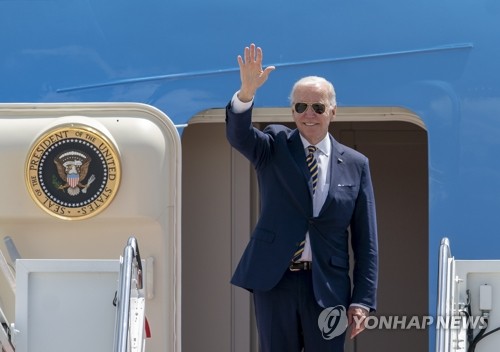  Biden set to arrive in S. Korea for first summit with Yoon