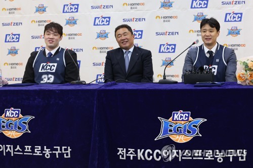프로농구 KCC, 허웅·이승현과 계약