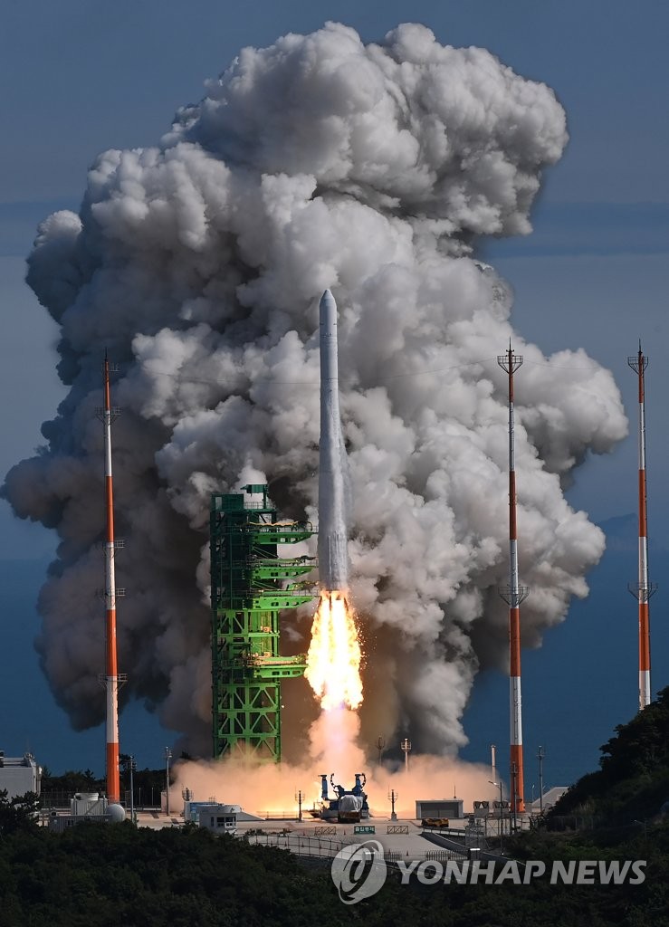 韓国初の国産ロケット打ち上げ成功　宇宙事業に弾み＝３１年には月着陸船も