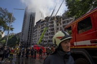 러 미사일에 피격된 우크라 키이우 아파트