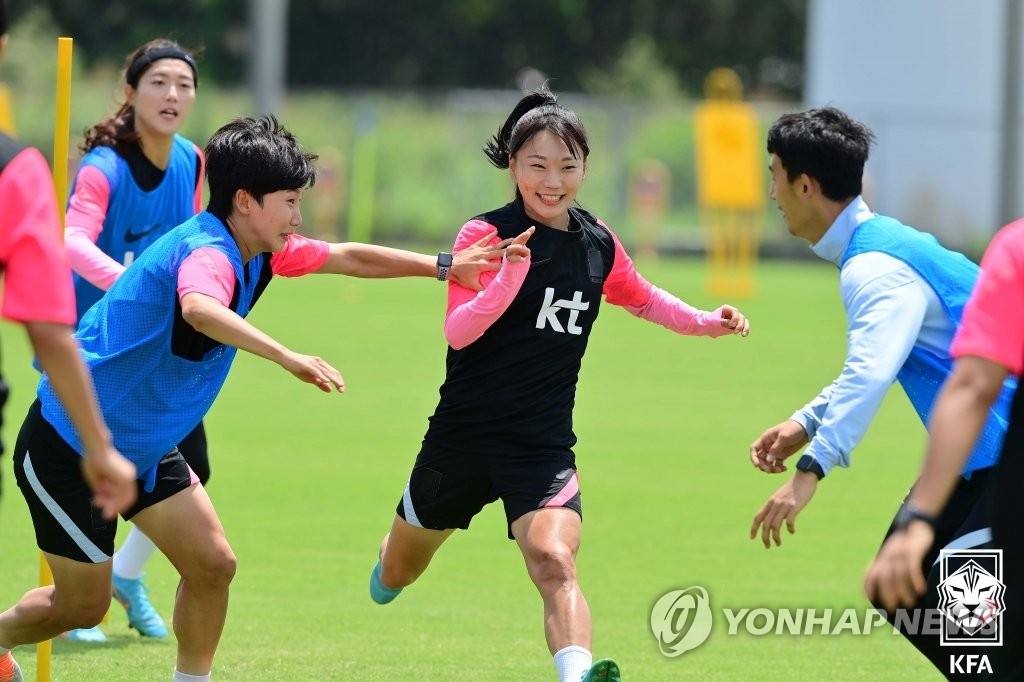 Members of the South Korean women's national football team train at Kashima Antlers Academy in Kahima, Japan, on July 21, 2022, ahead of a match against China at the East Asian Football Federation E-1 Women's Football Championship, in this photo provided by the Korea Football Association. (PHOTO NOT FOR SALE) (Yonhap)