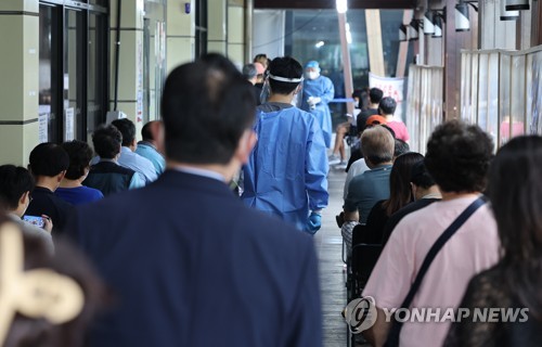 新型コロナ検査所を訪れた市民（資料写真）＝（聯合ニュース）
