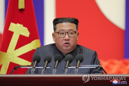 Kim Jong-un déclare la victoire dans la lutte contre le Covid-19