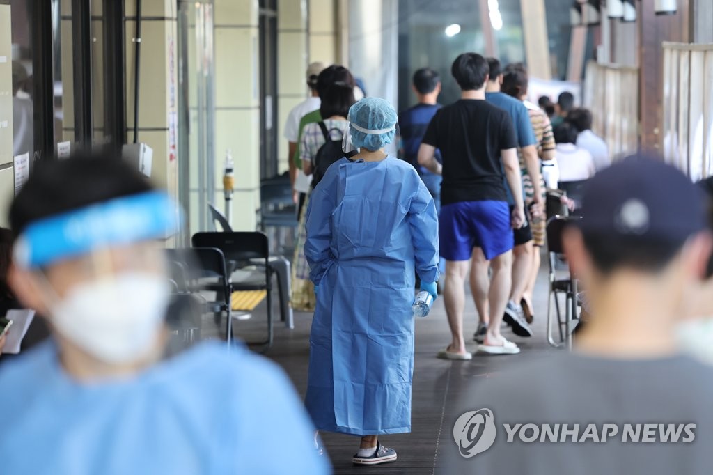 韓国の新規コロナ感染者１２．５万人　重症者・死者が急増