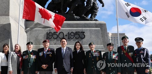 الرئيس يون يجتمع مع قدامى محاري الحرب الكورية الكنديين