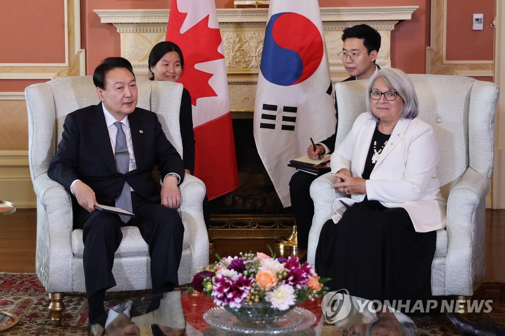 Yoon meets Canadian governor general