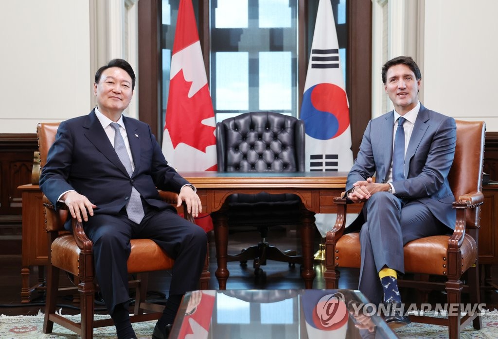 Le président Yoon Suk Yeol et le Premier ministre canadien Justin Trudeau lors de leur sommet à Ottawa, au Canada, le vendredi 23 septembre 2022.