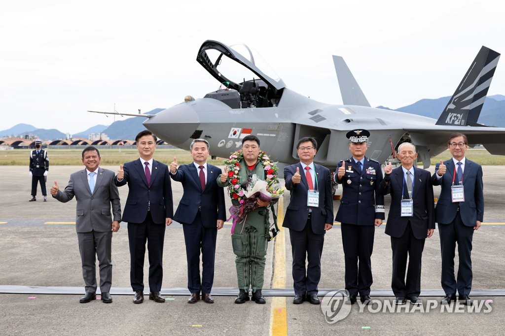 이종섭 장관, KF-21 최초비행 성공 기념행사 참석