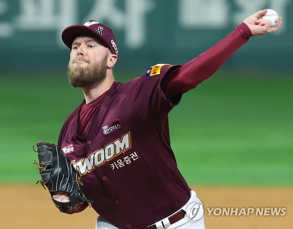 Struggling left-handers to take mound in pivotal Korean Series game