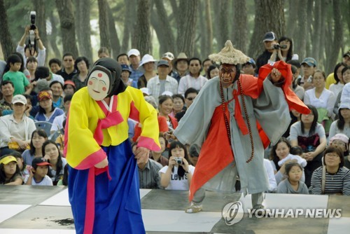 إدراج رقصة القناع الكورية التقليدية "تالتشوم" على قائمة التراث الثقافي غير المادي