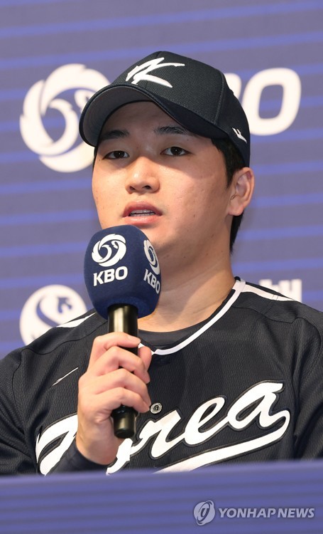 Exclusive Interview①] 'The first mixed-race player' Edmund, What  is the name of my Korean national team uniform? < Baseball < 기사본문 - SPOTV