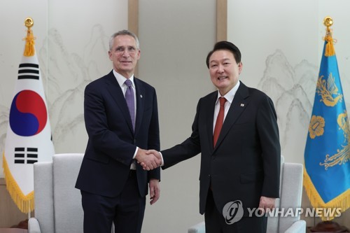 Yoon meets NATO head