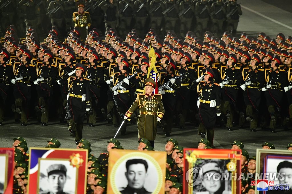 북한, '건군절 75주년' 야간열병식 개최
