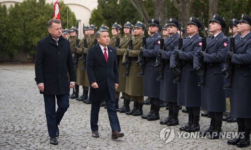 Les chefs de défense sud-coréen et polonais s'entendent pour soutenir l'Ukraine